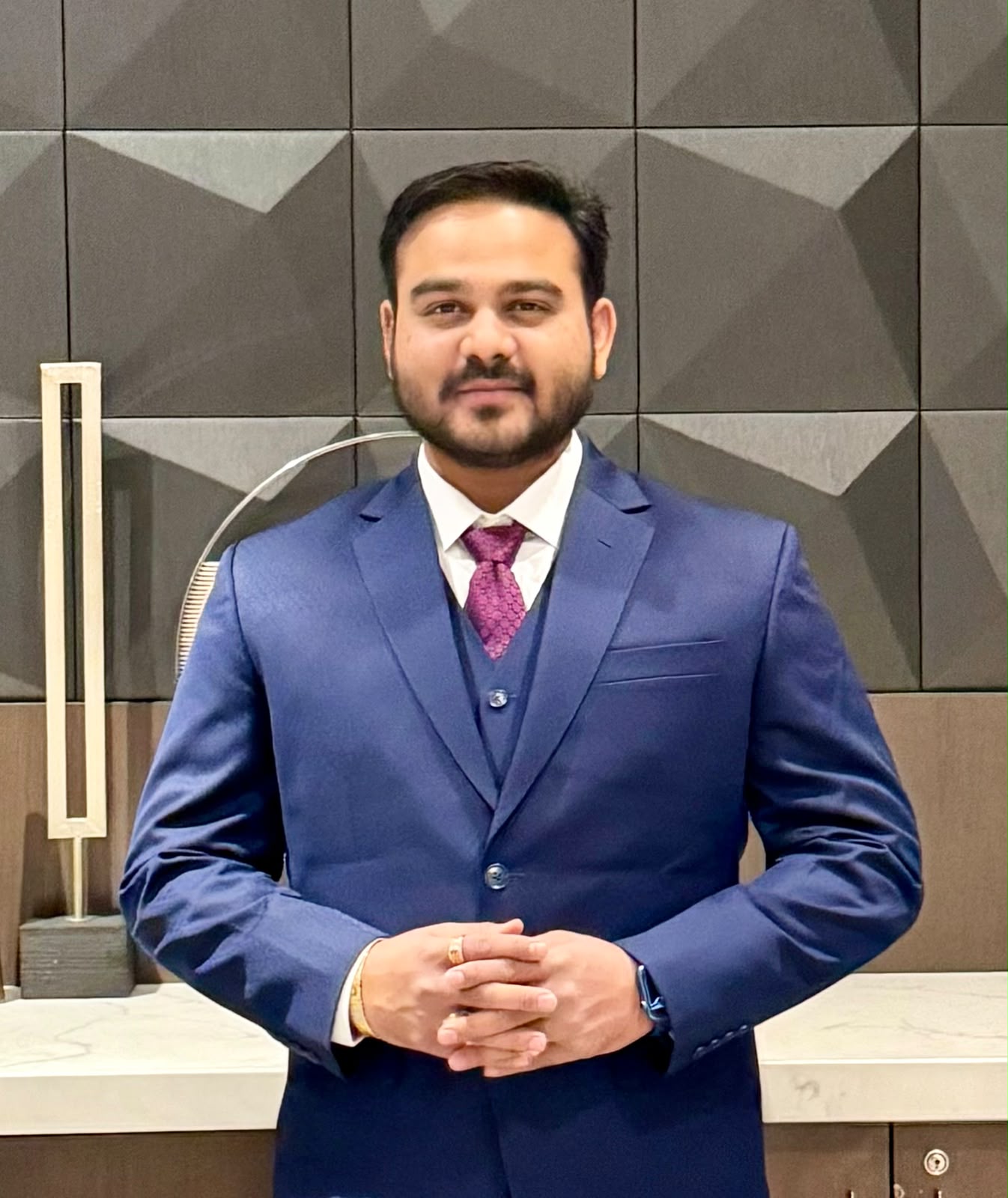 Portrait of the Managing Trustee